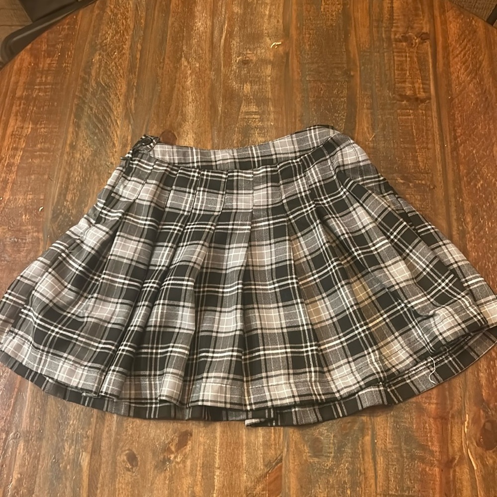 Black and white pleated skirt